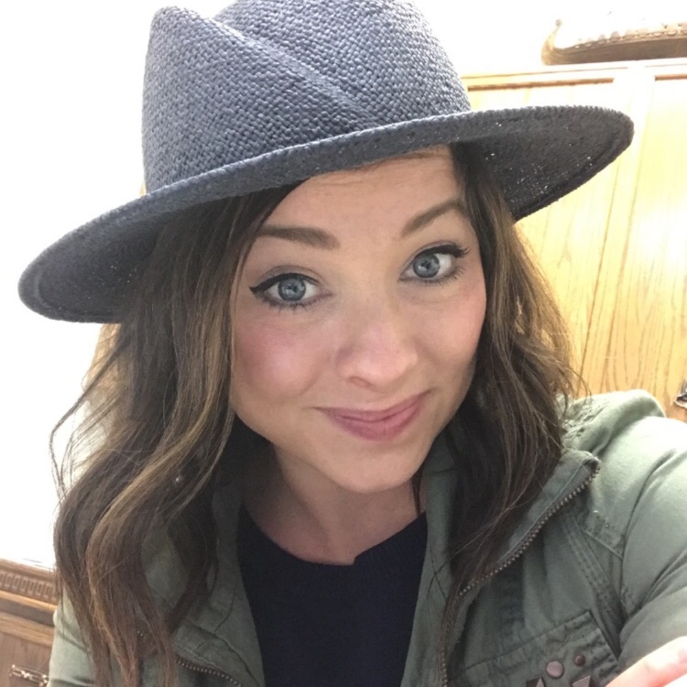 Meet your Posher, Ashley